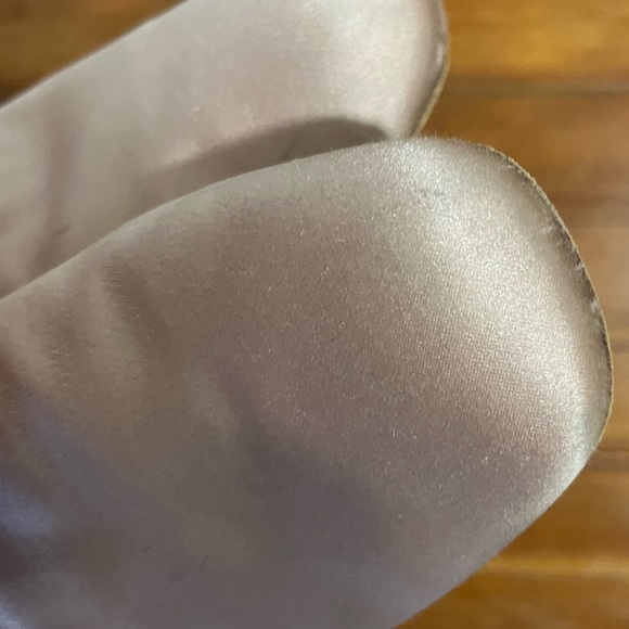 Satin Stuart Weitzman pearlescent ballet pink flat mules, gently worn, size 38 - Picture 2 of 5